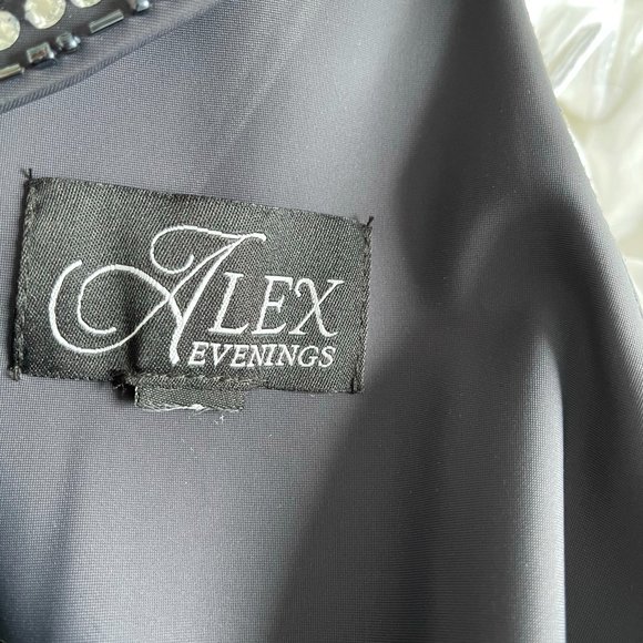 Grey Jeweled Neck Dress Size 14 - Picture 5 of 6
